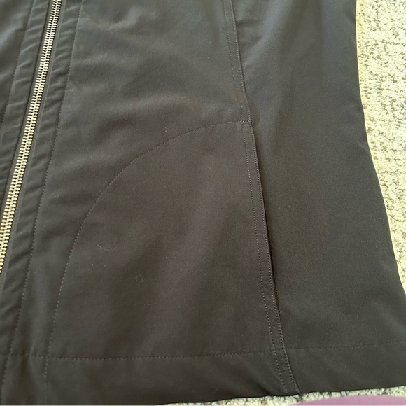 Chico’s Zenergy Black Light Weight Zip-Up Hooded Jacket Size Medium - Picture 4 of 10